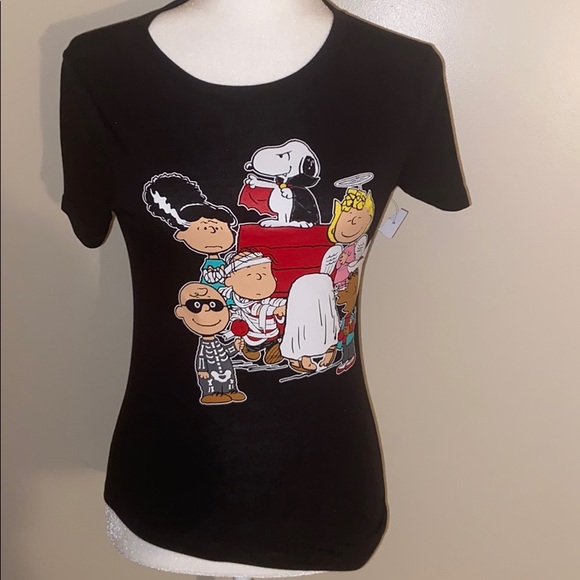 Peanuts Spooky T shirt SZ XS NWT - Picture 1 of 4